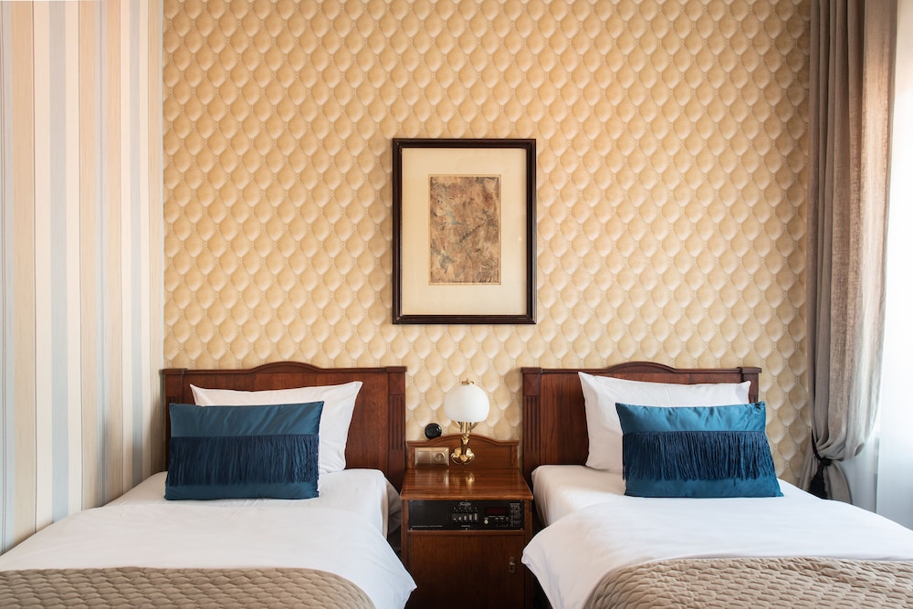 PREMIUM, TWIN BEDS