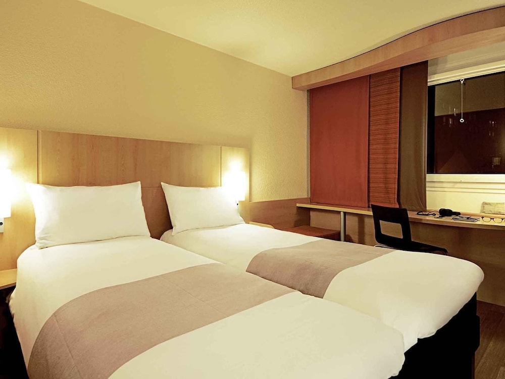 Ibis Istres Trigance 8/32