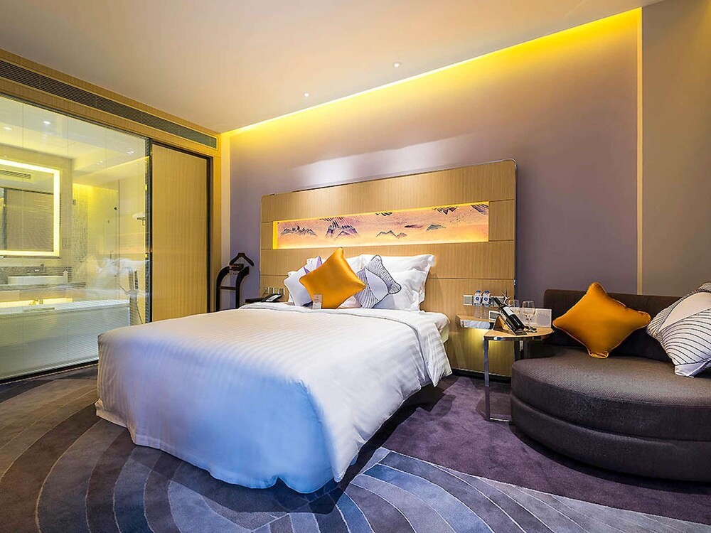 Deluxe, Suite, King Bed