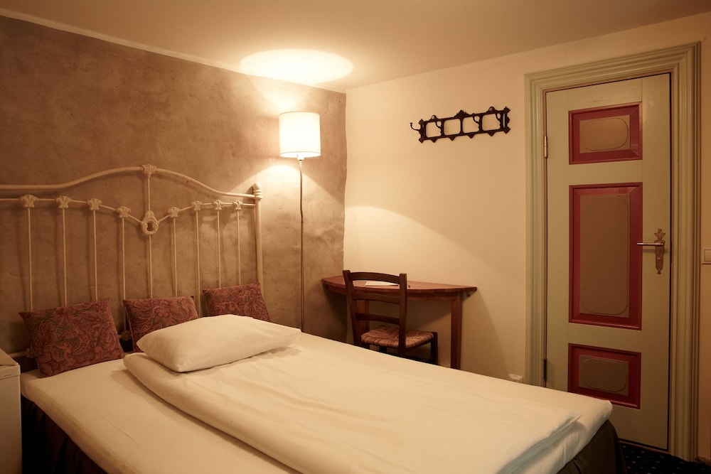 Cru Hotel 41/74