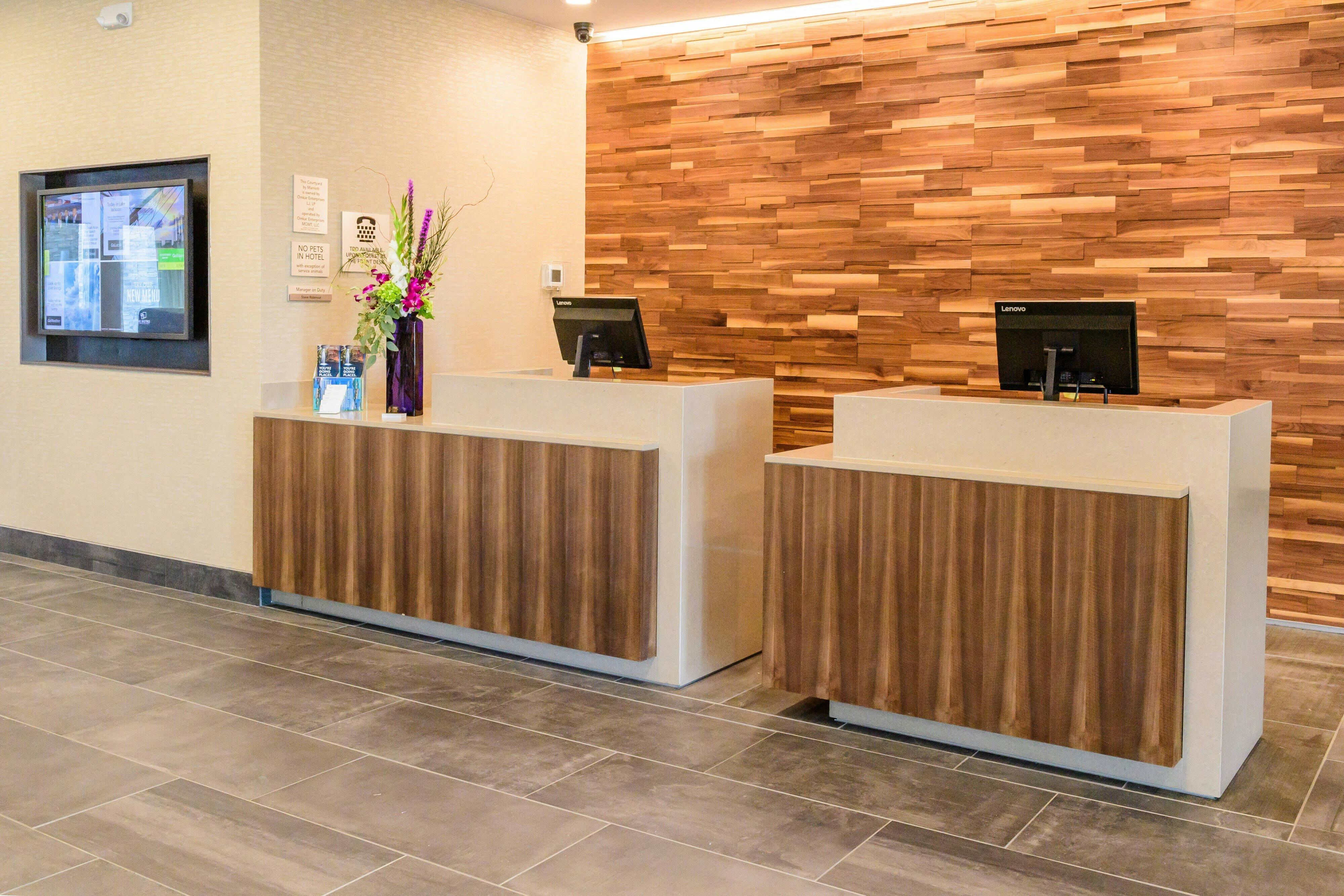 Courtyard By Marriott Lake Jackson 8/58