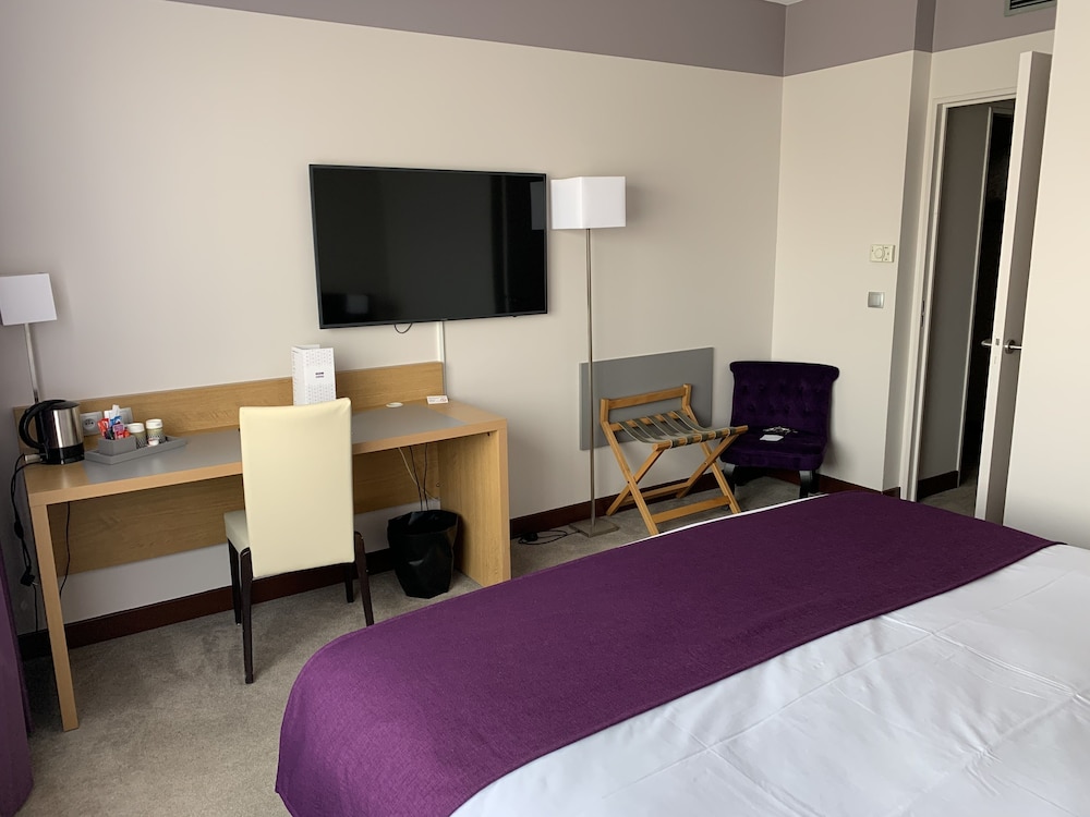 غرفة سوبيريور بسرير مزدوج، Mercure Toulouse Aeroport Golf De Seilh 4/8