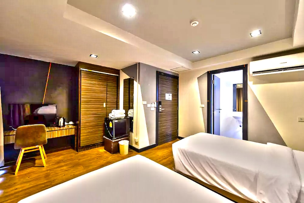 H2 Hotel 15/48