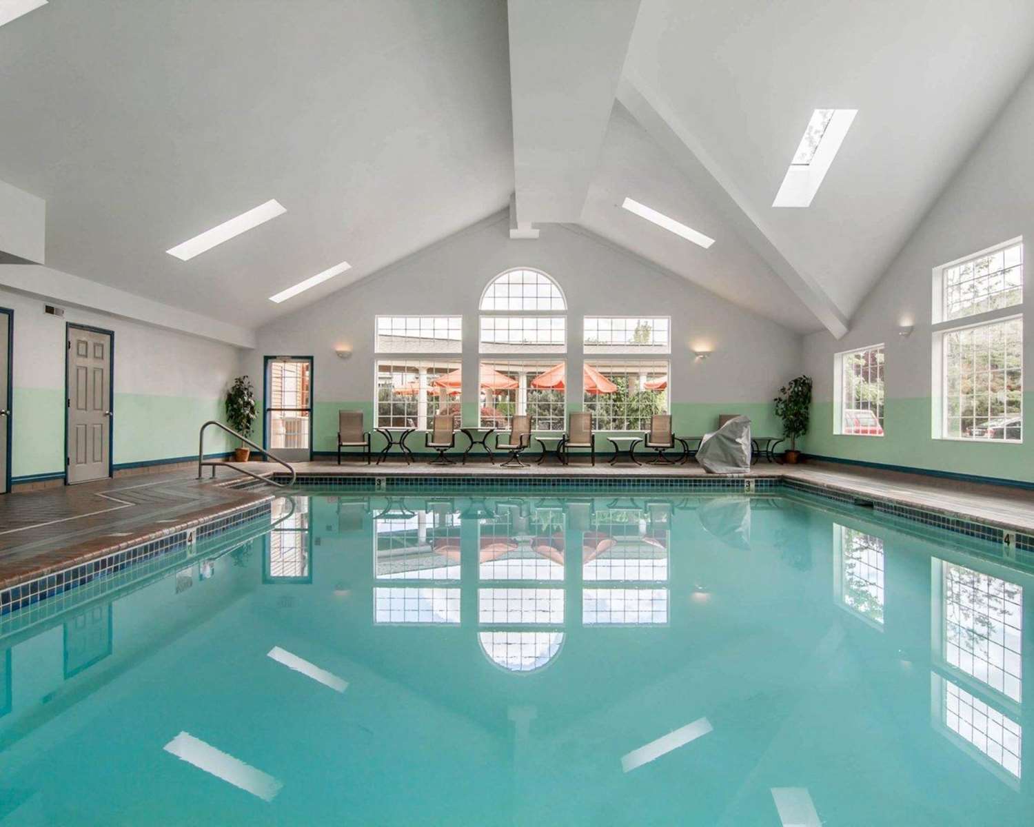 swimming pool spa