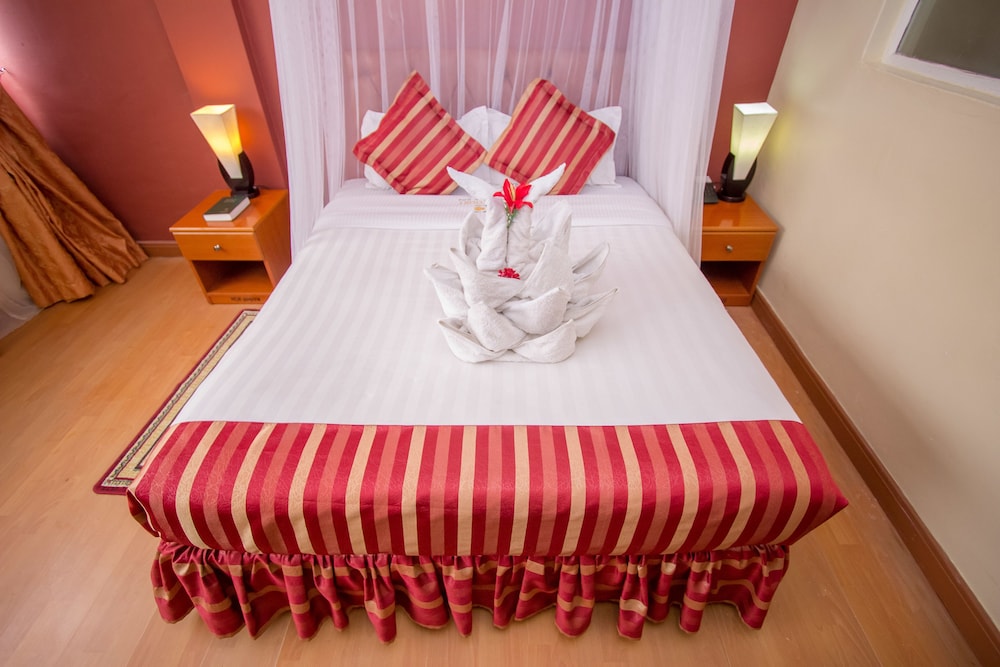 Hillcourt Resort Spa 20/76
