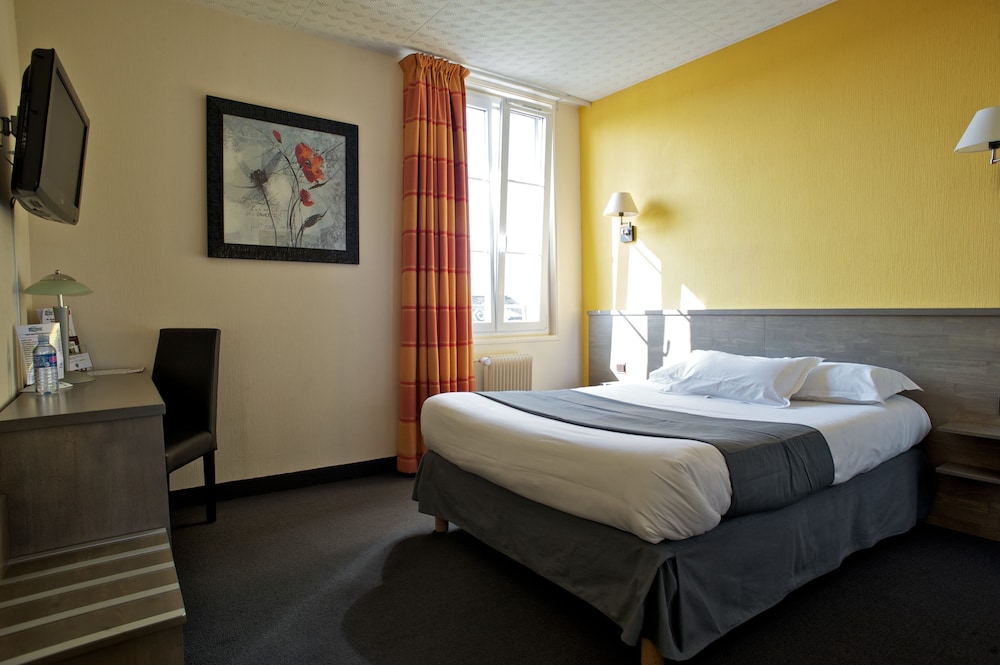 Brit Hotel Le Surcouf 16/42