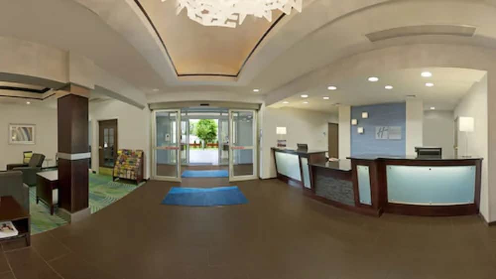 Holiday Inn Express Hotel & Suites Stroudsburg-Poconos 5/56