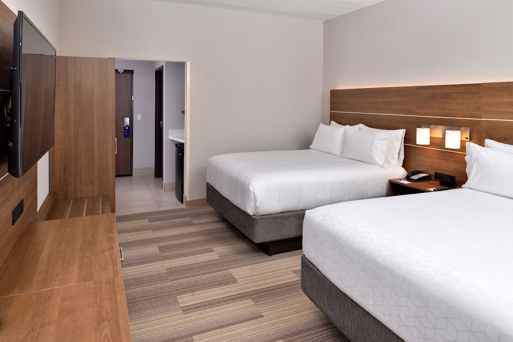 Holiday Inn Express And Suites Moundsville 21/61