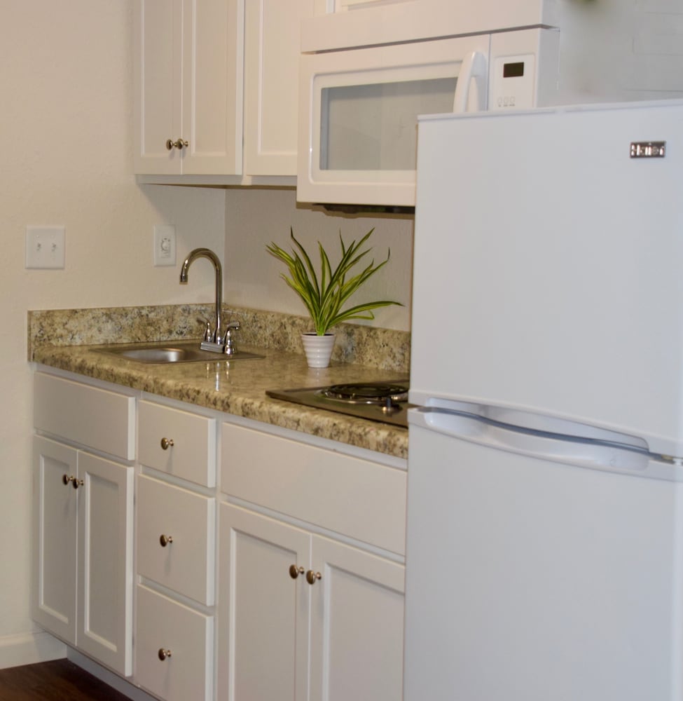 Stay Plus Extended Stay Suites 8/33