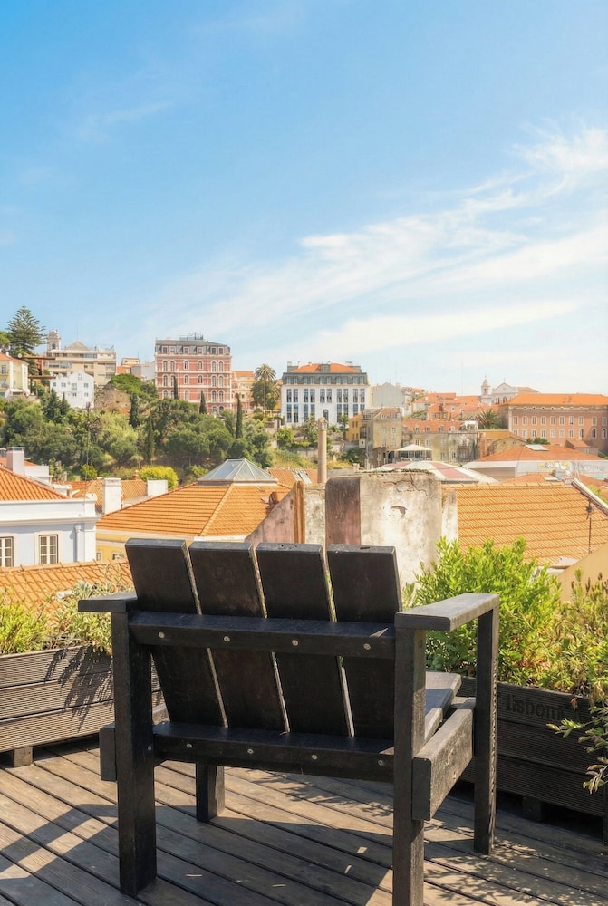 The Lisbonaire Apartments 46/49