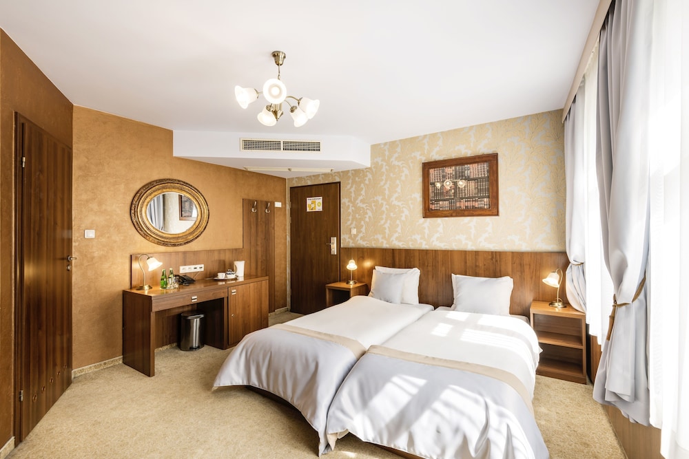 David Hotel 16/63