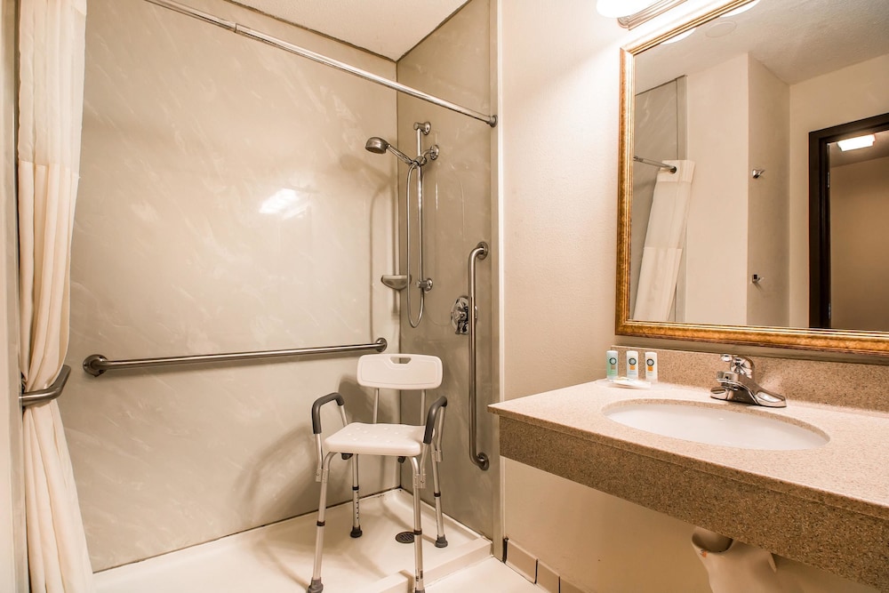 Quality Inn Morris I-80 19/45