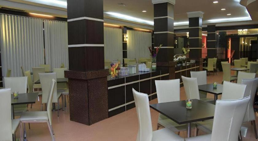 Zahra Syariah Hotel Kendari 46/59