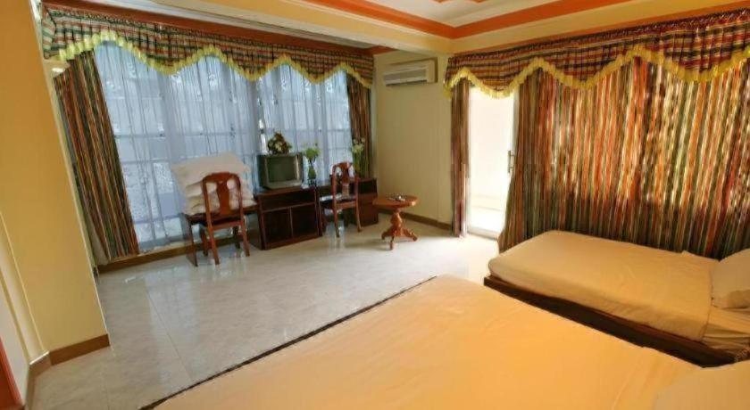 Lucky Star Hotel 14/26