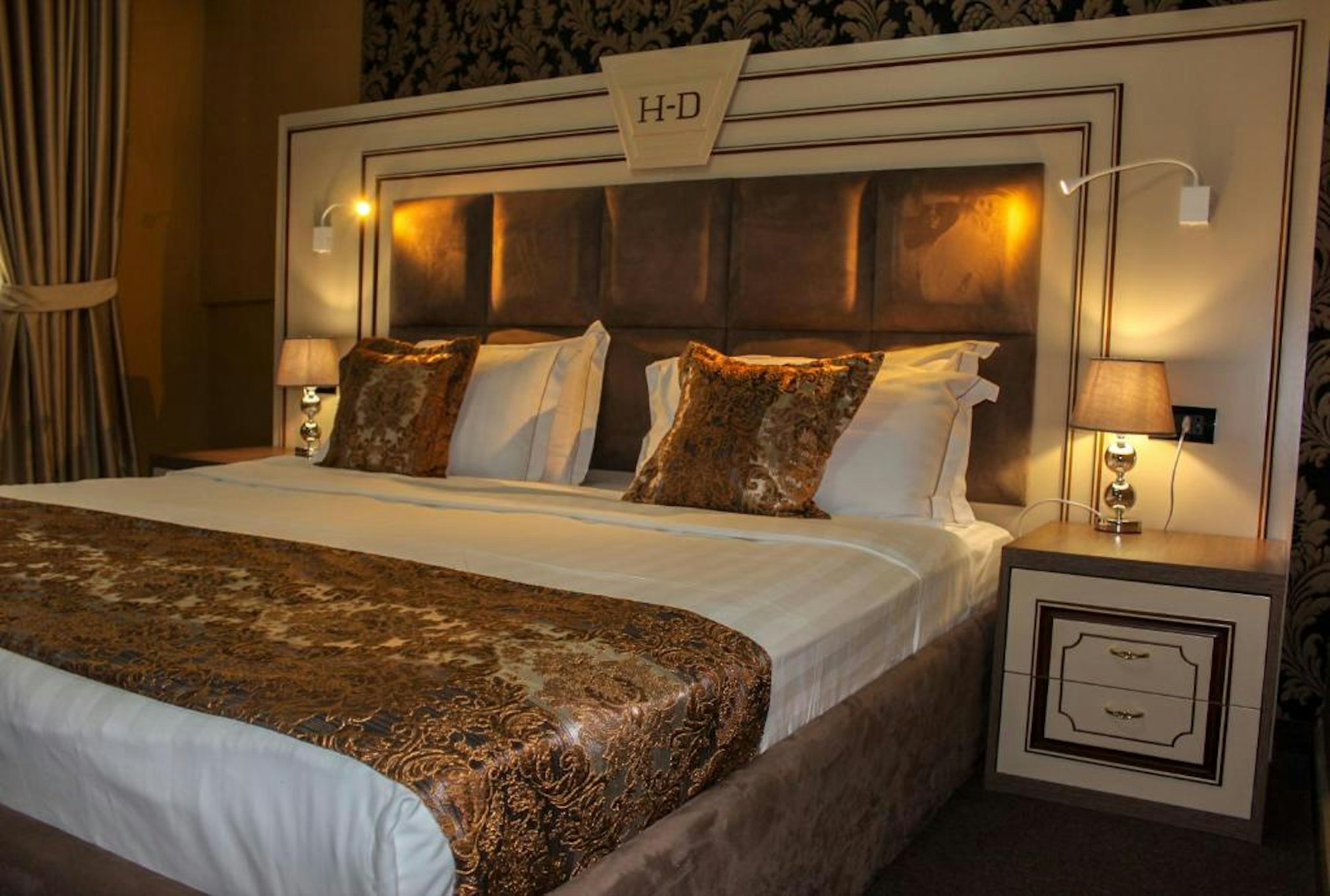 Hotel Deluxe 20/43