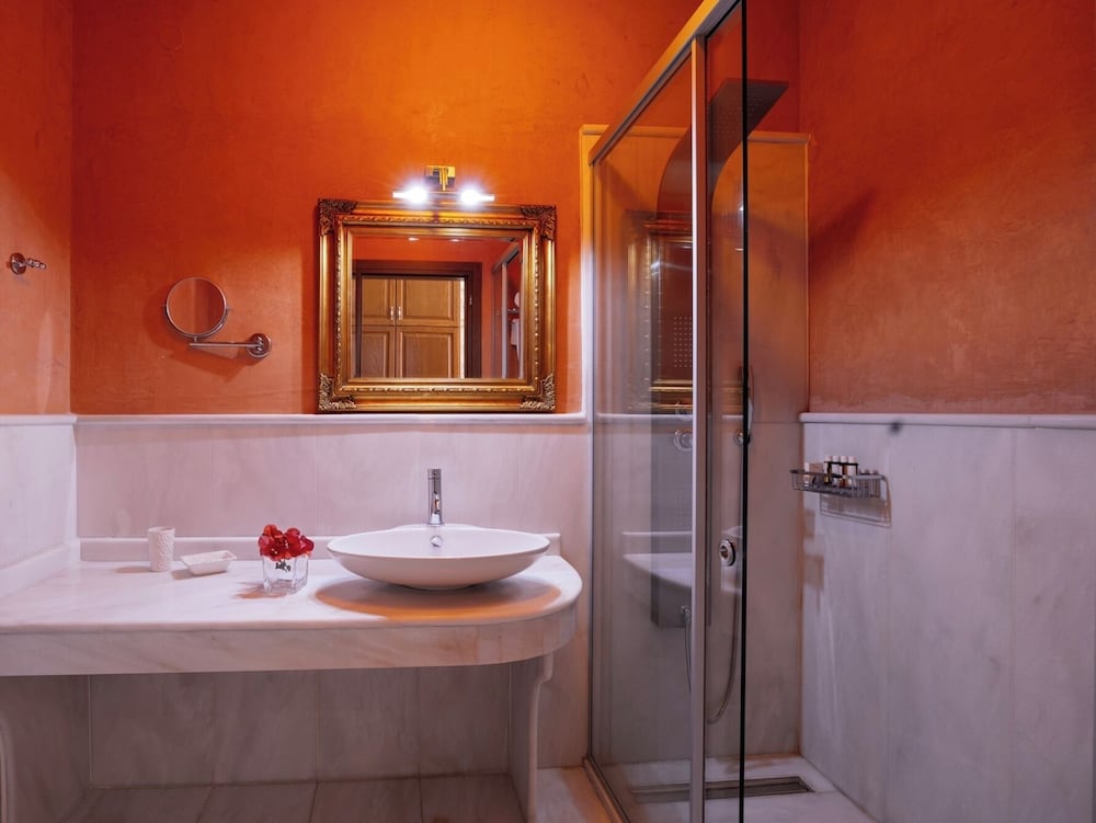 Casa Moazzo Suites and Apartments 57/59