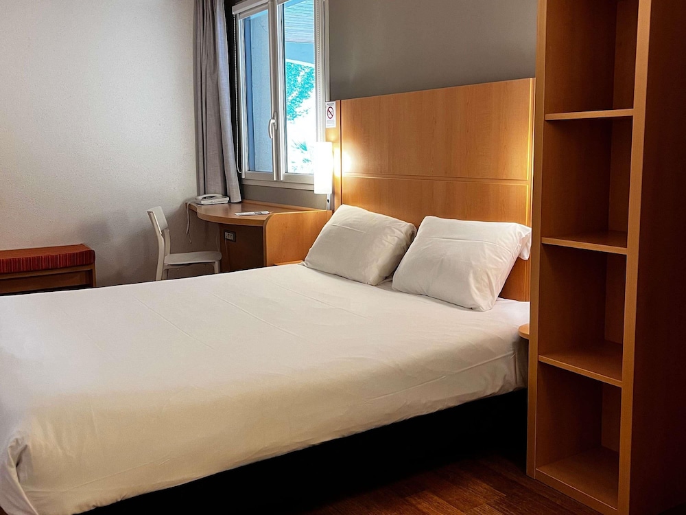 Ibis Vitre Centre 21/63