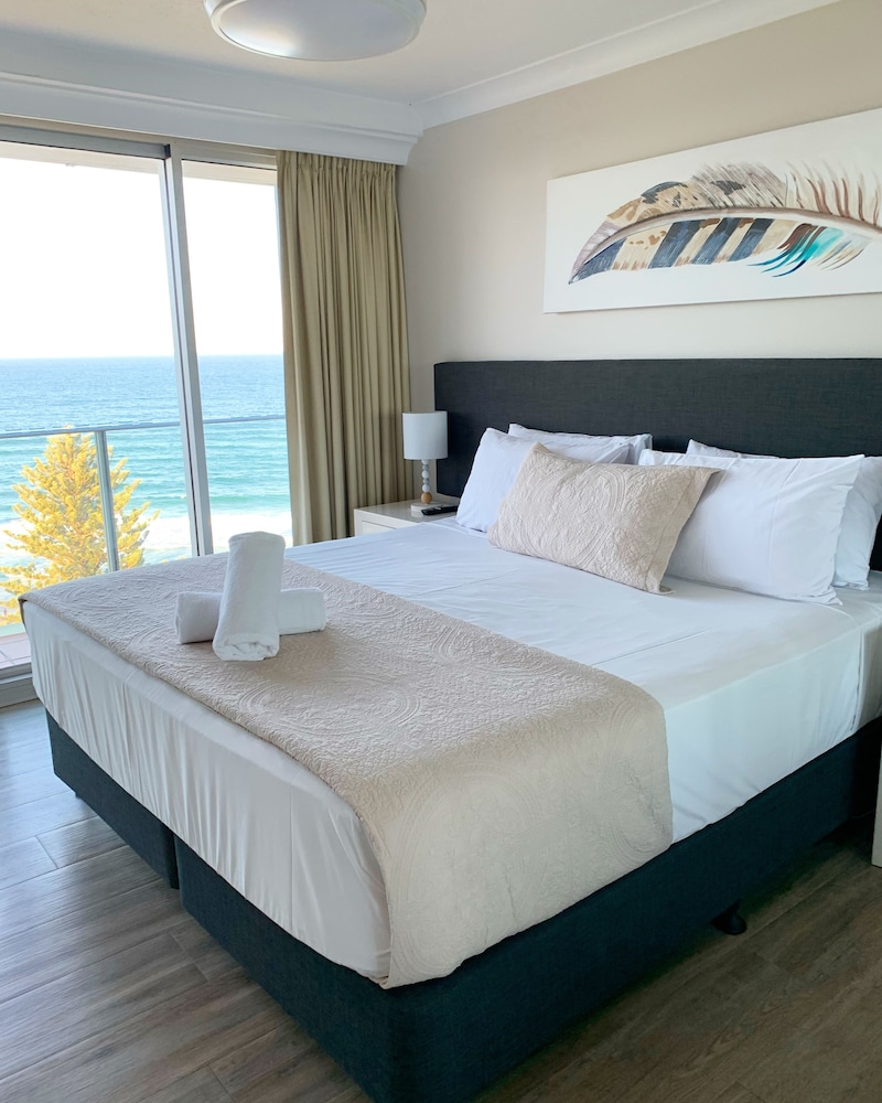 Pacific Regis Apartments 25/79