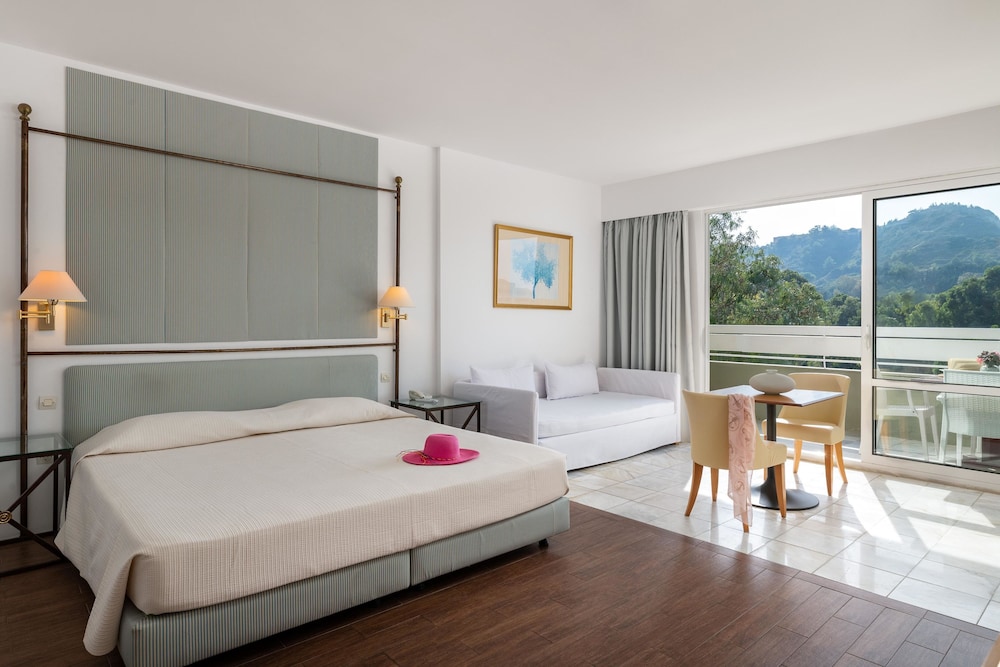 PREMIUM, STUDIO, GARDEN VIEW