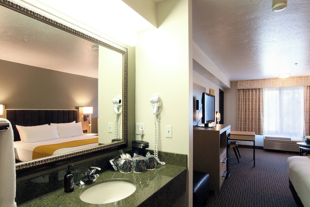 Oxford Suites Spokane Valley 64/64