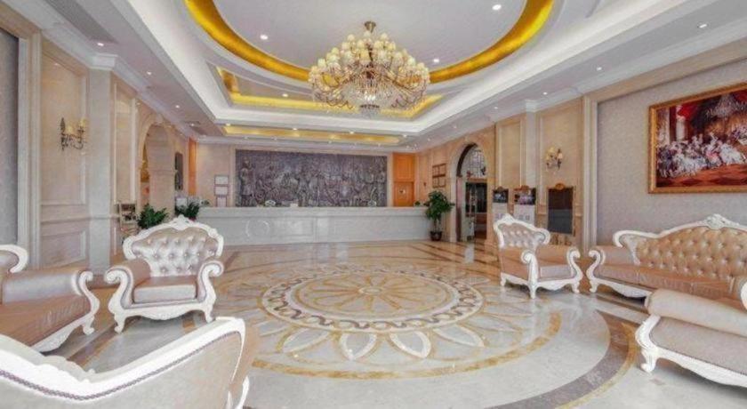Vienna Hotel (Huizhou Qiuchang Yingbin Road) 11/57