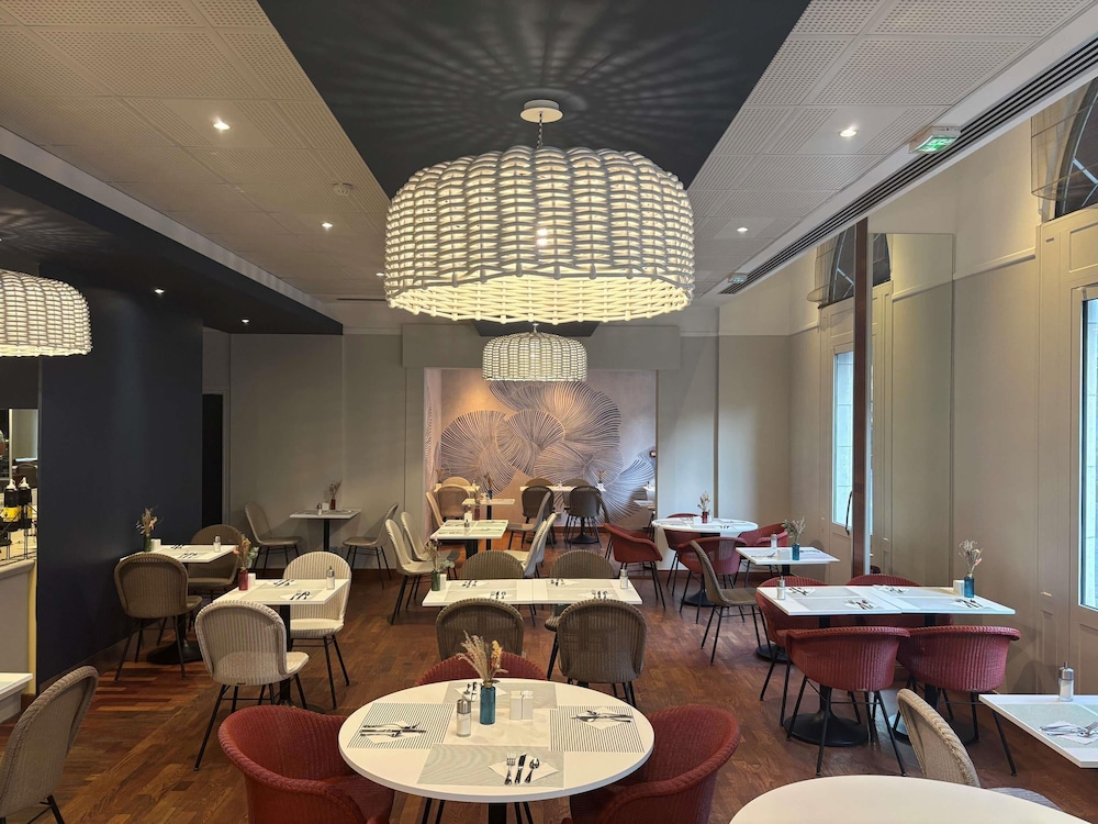 restaurant cafeteria
