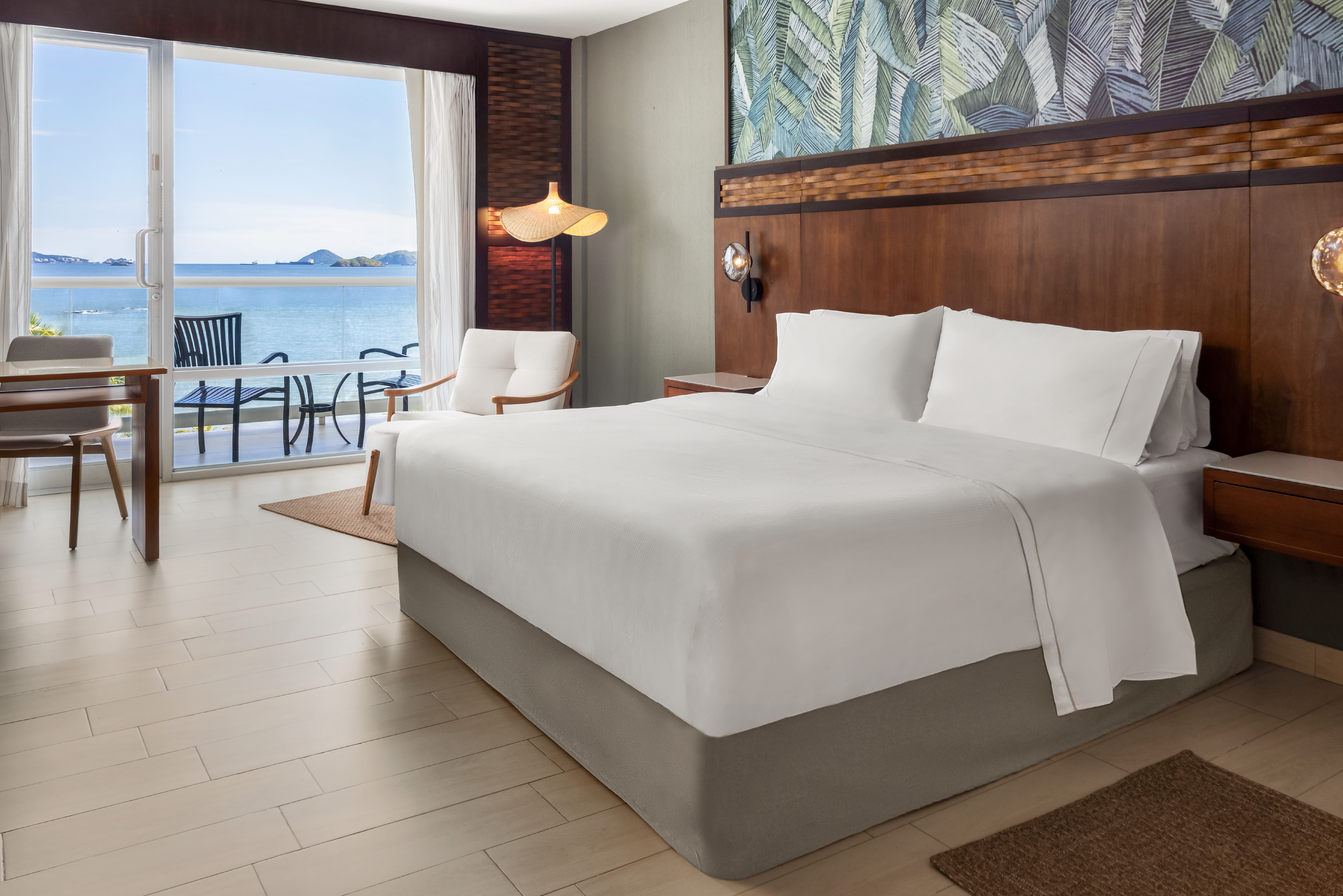 Deluxe, King Bed