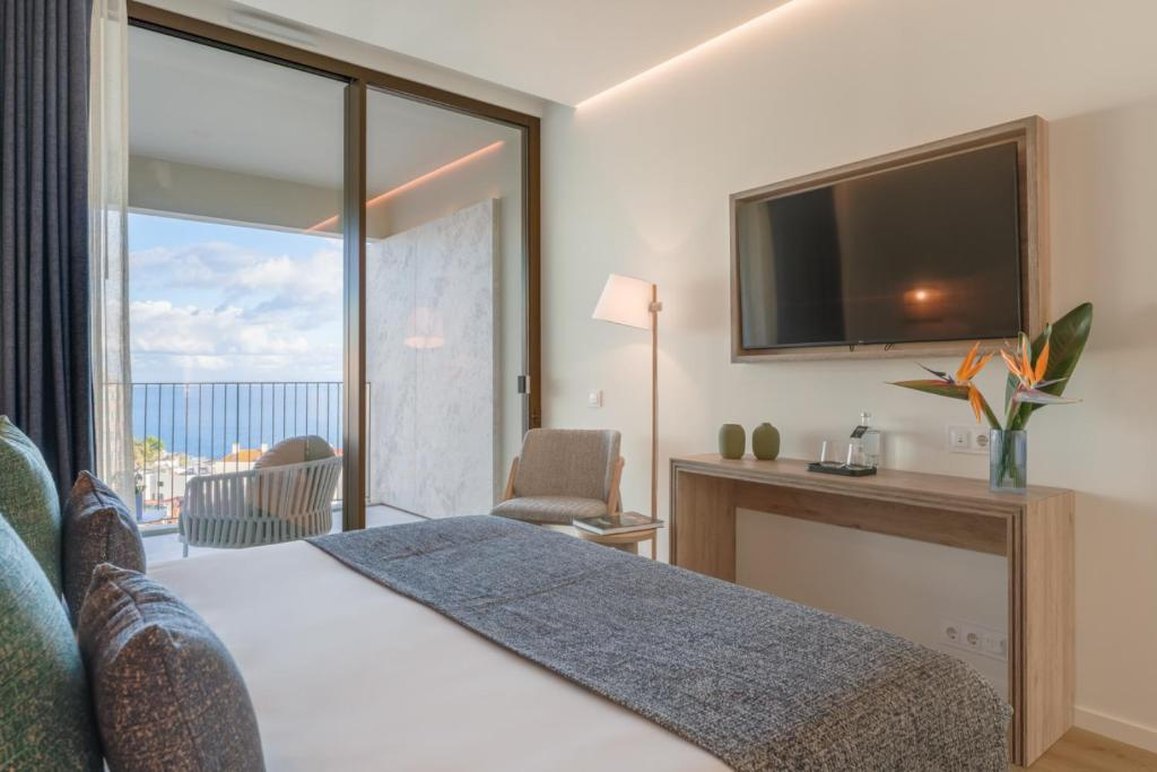 The Editory Ocean Way Funchal 65/107