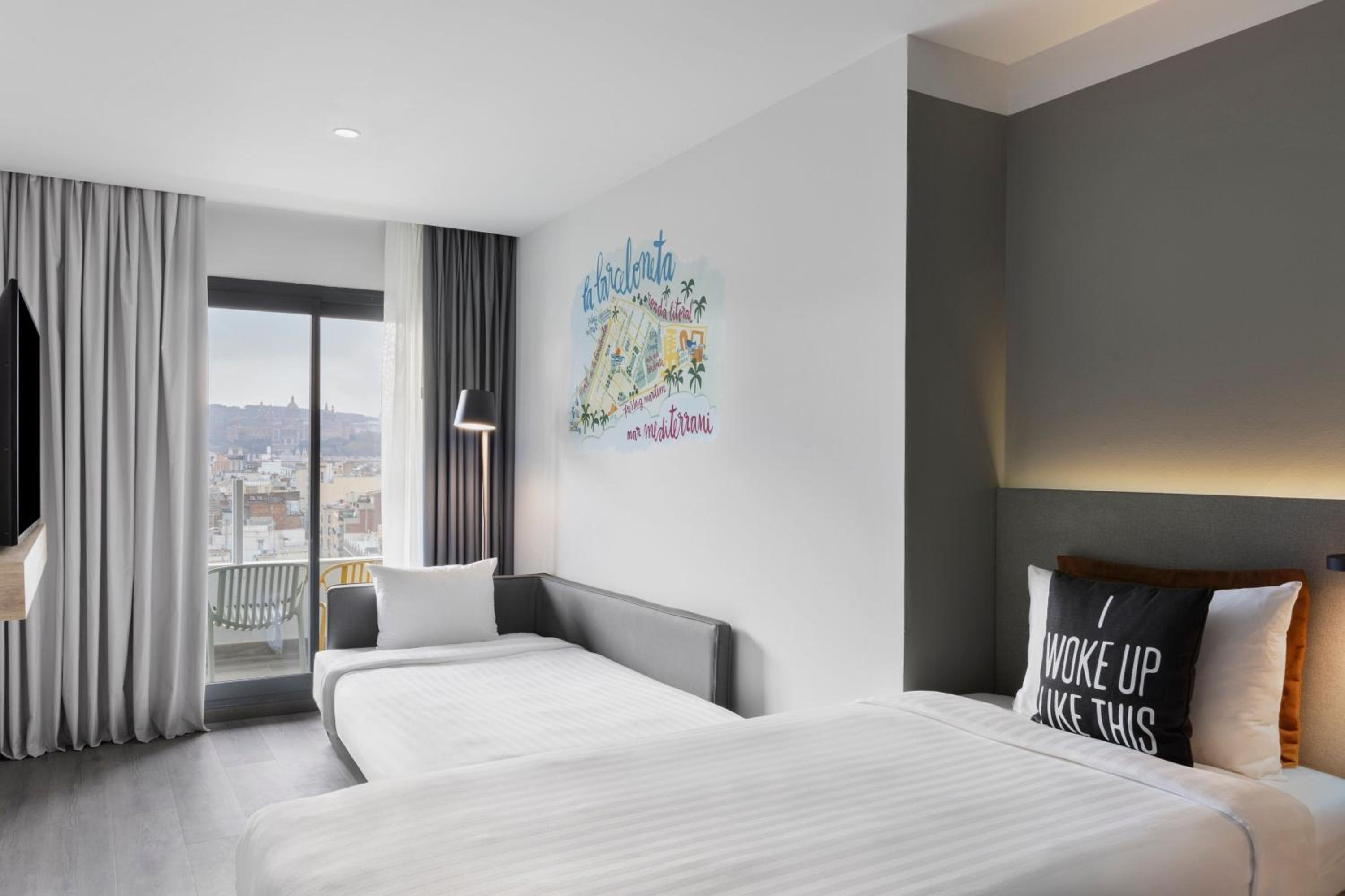 Moxy, Queen Bed, Sofa, Balcony