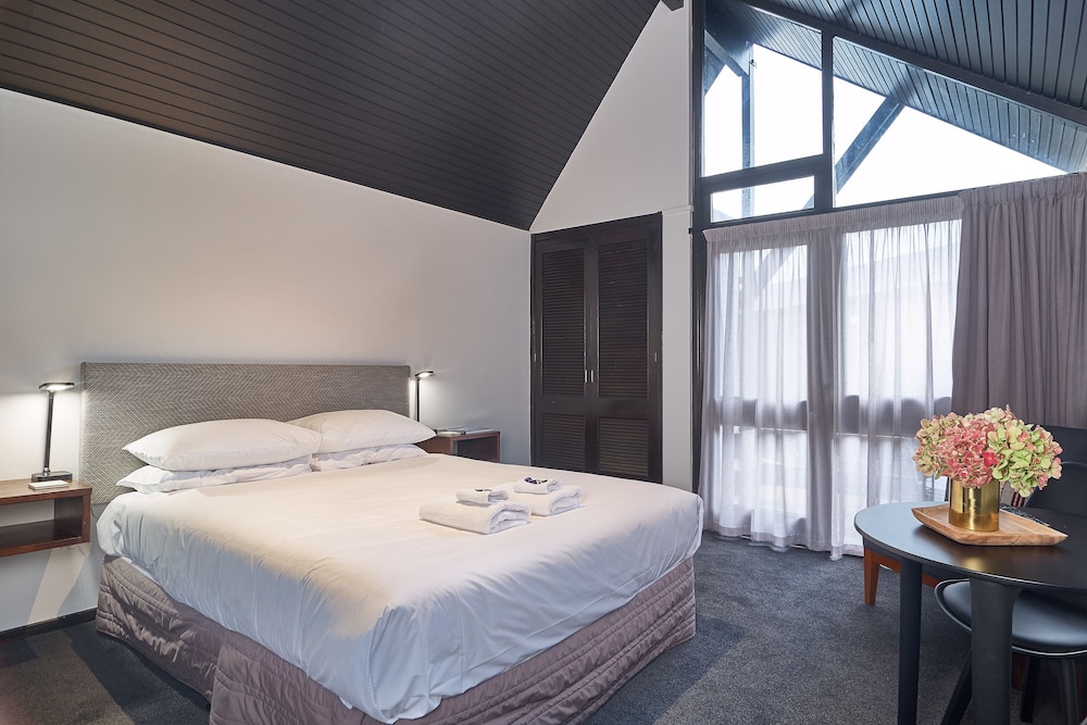 Hotel Carlton Mill 17/64