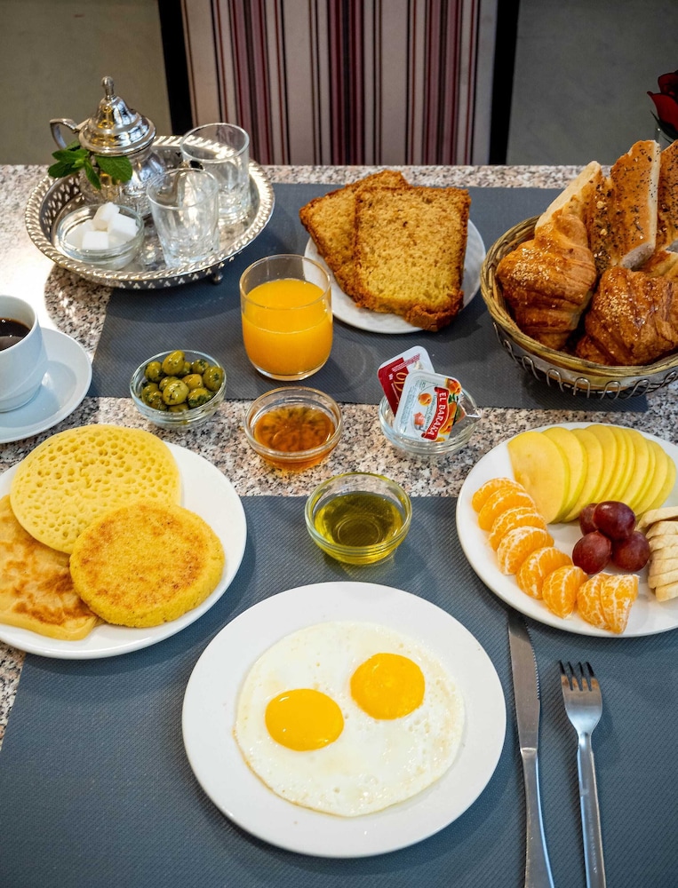 Casablanca Hotel 46/54