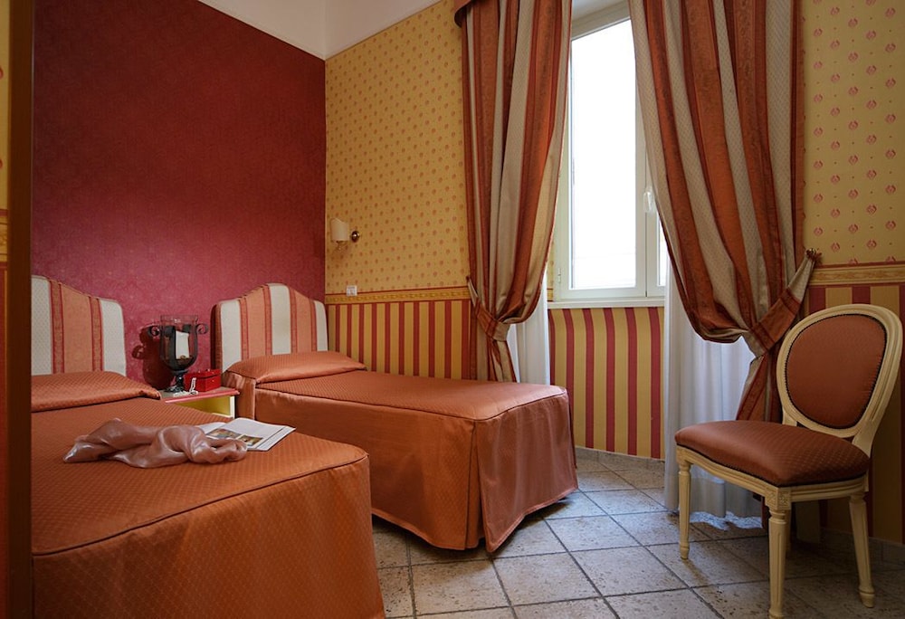 Hotel Golden 43/50