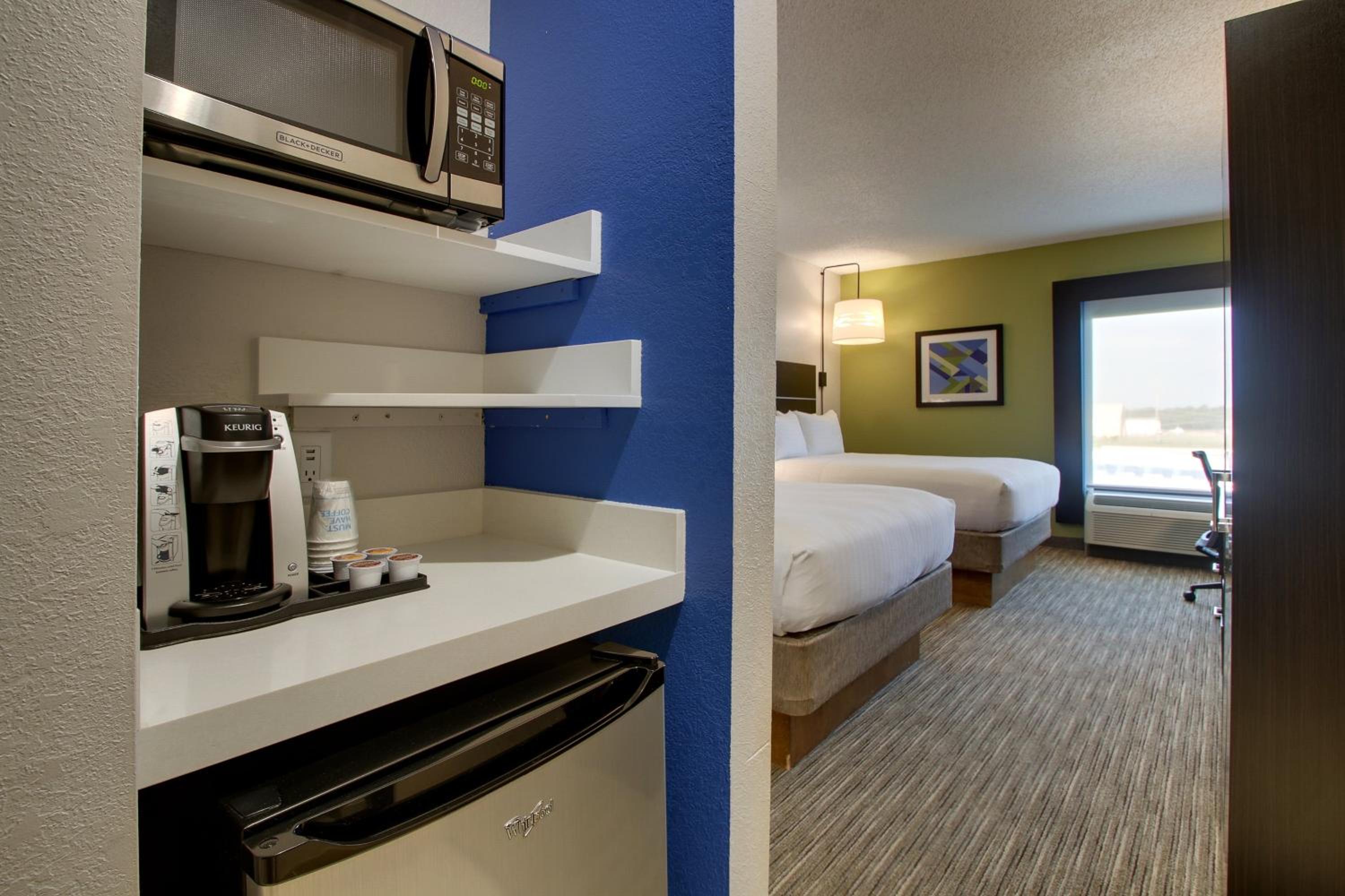 غرفة قياسية بسريرين كوين، La Quinta Inn Suites Pigeon Forge 2/2