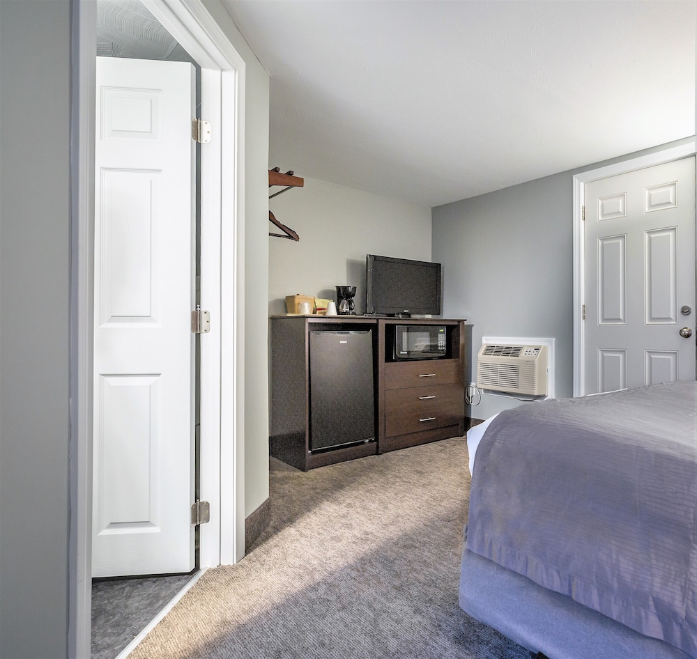 Mt Madison Inn & Suites 11/46