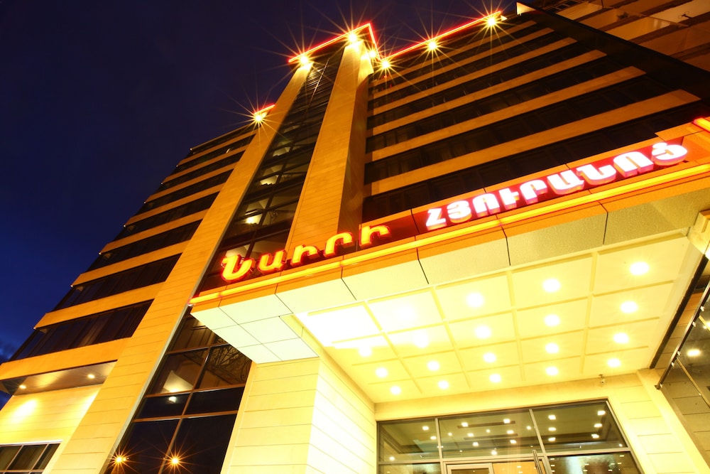 Nairi Hotel 2/68