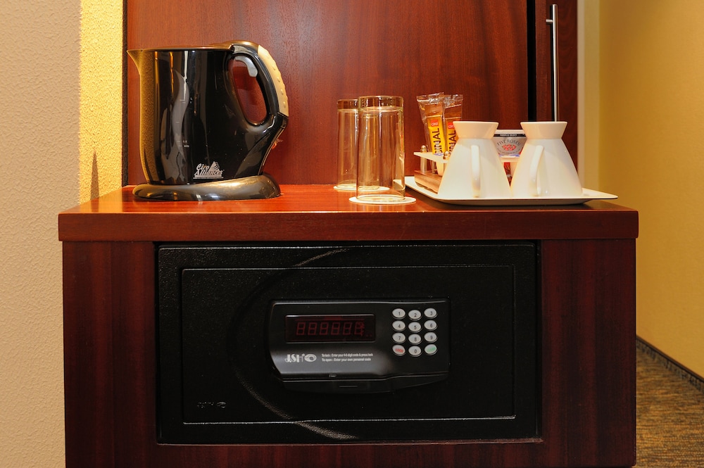 City Lodge Hotel at OR Tambo International Airport photo2