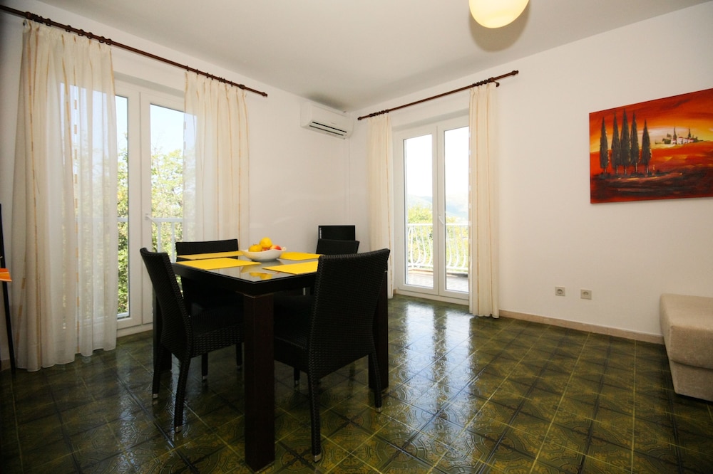VILLA MARIJETA 33/44