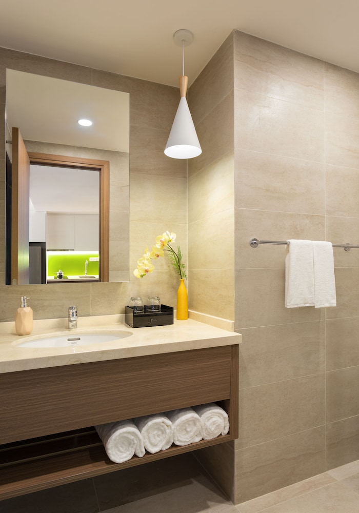 T-Ritz Saigon Hotel & Apartment 16/36