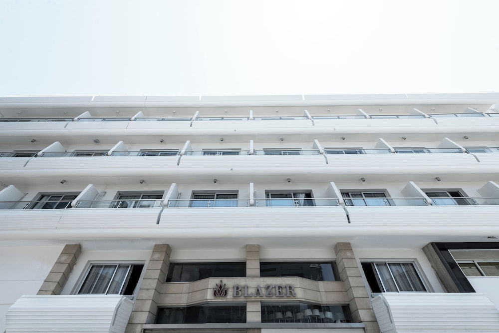 Blazer Residence 2/56