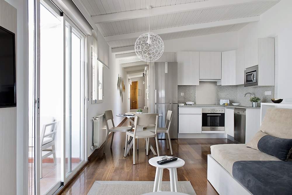 Apartamentos Roisa Centro 55/72