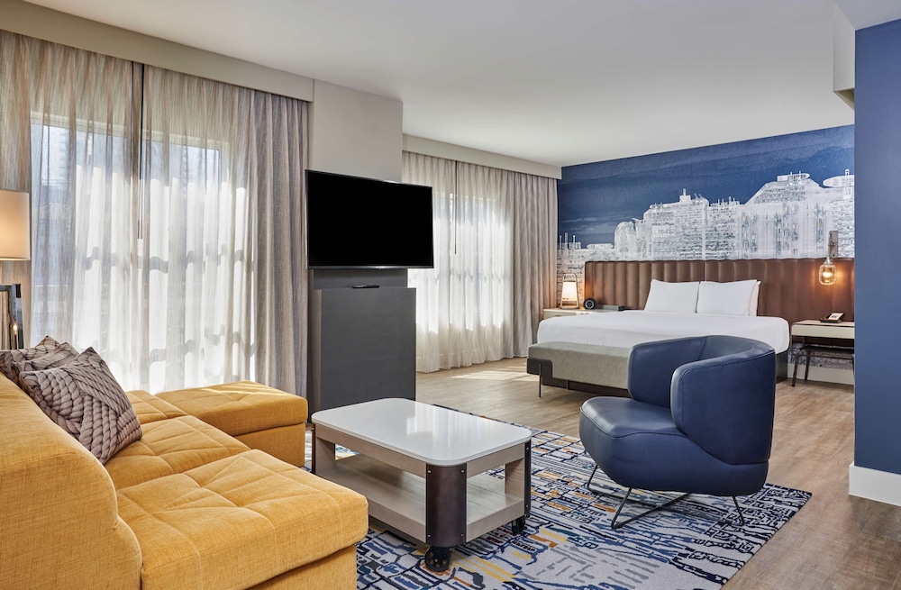 Hyatt Centric the Pike Long Beach 48/59