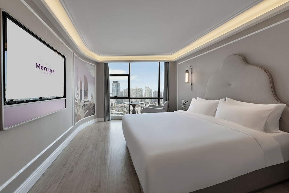 SUPERIOR, KING BED