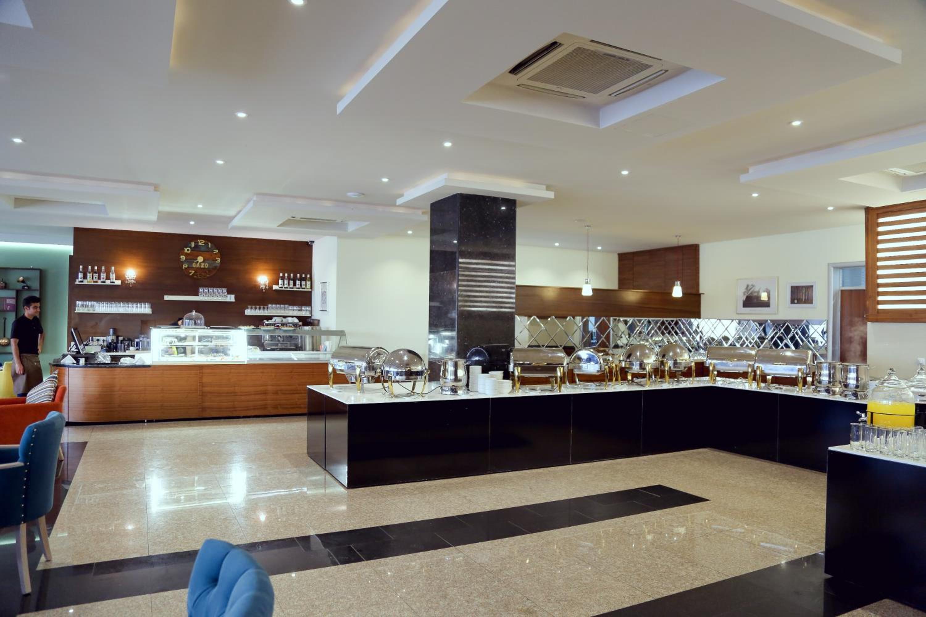 Halwachy Hotel 8/63