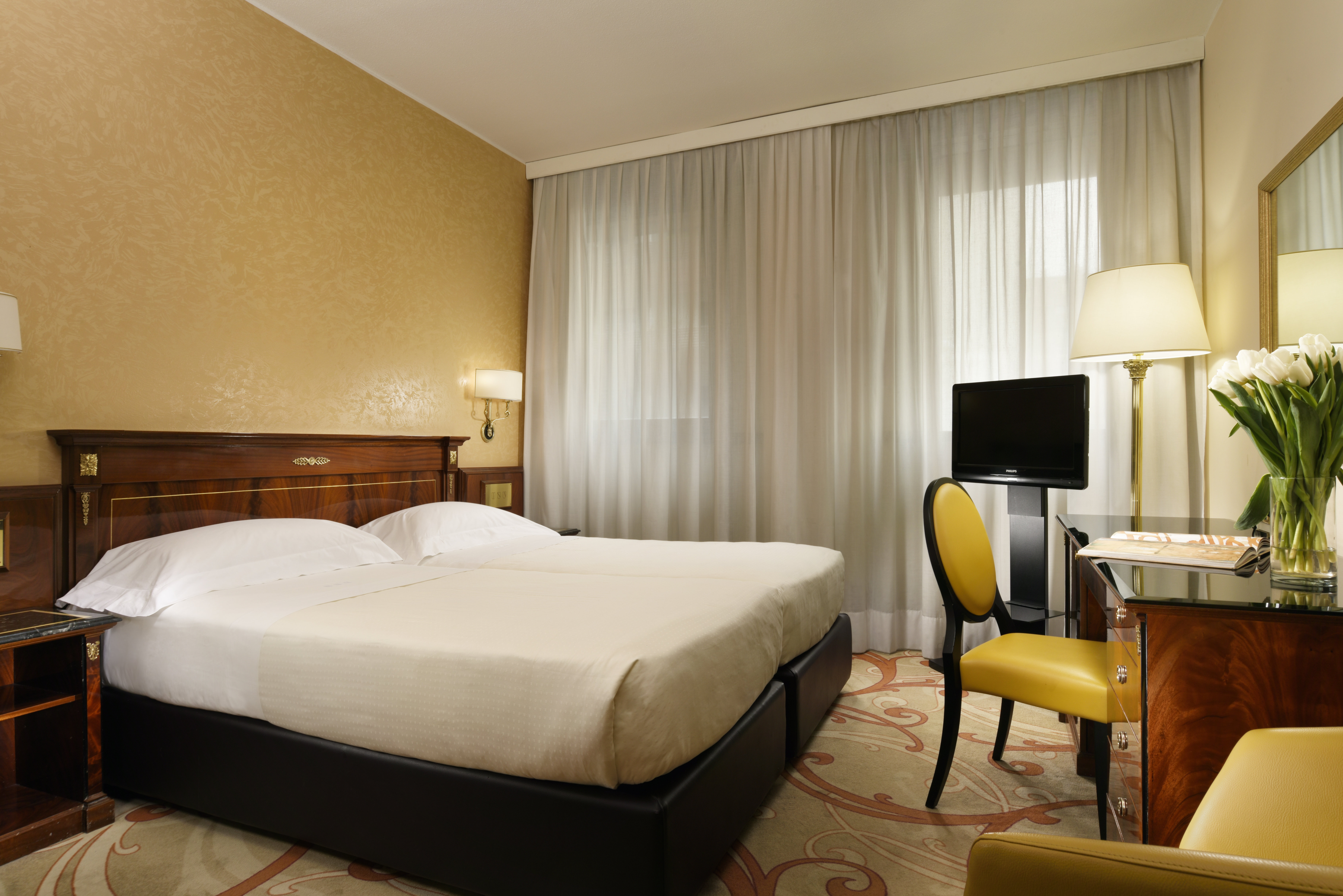 CLASSIC, TWIN BEDS
