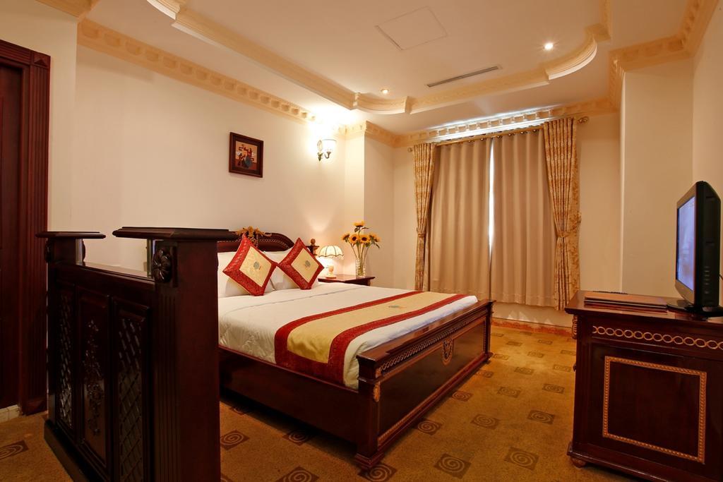New Pacific Hotel 13/55