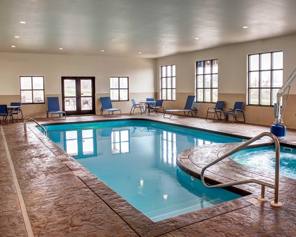 Comfort Inn & Suites Caldwell 1/54