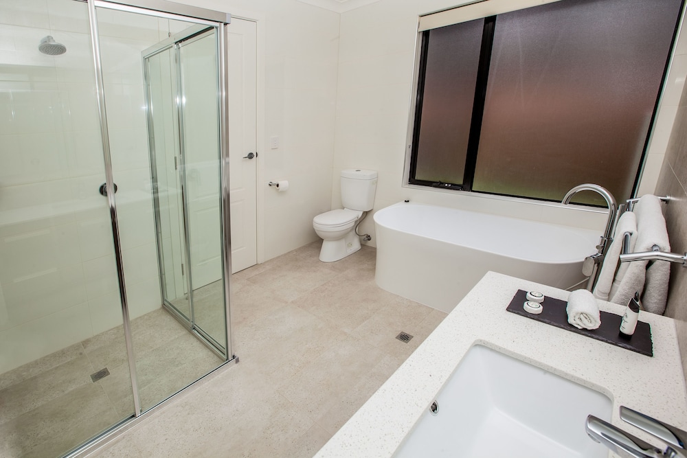 Neagles Retreat Villas 20/22