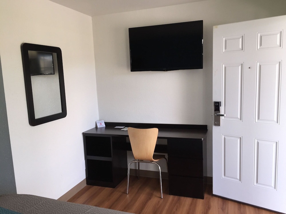Motel6 Prairie Du Chien, WI 34/45