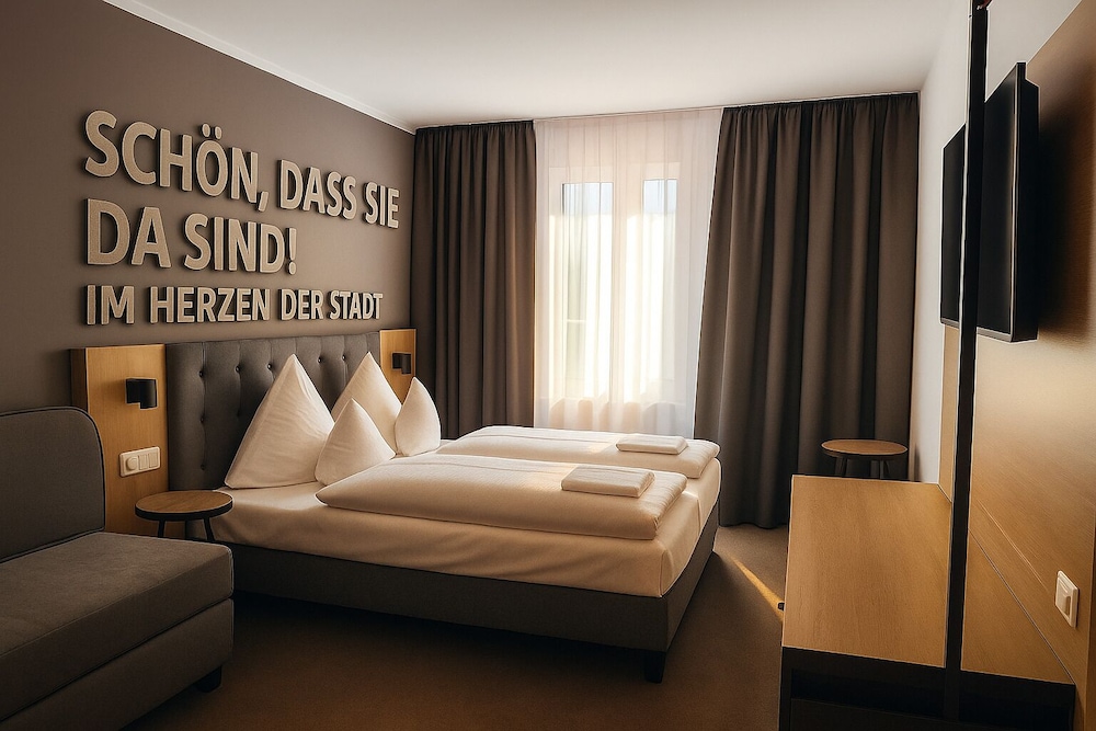 HI Grand City Hotel 3/20