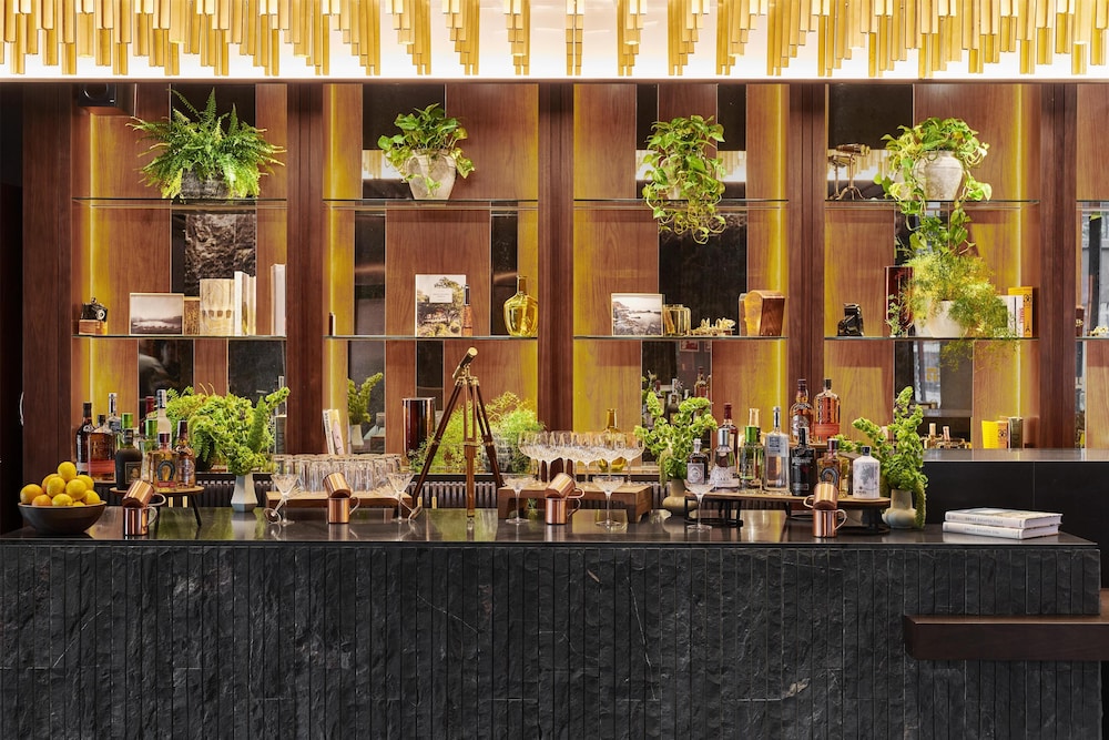Hyatt Thompson Madrid 2/50